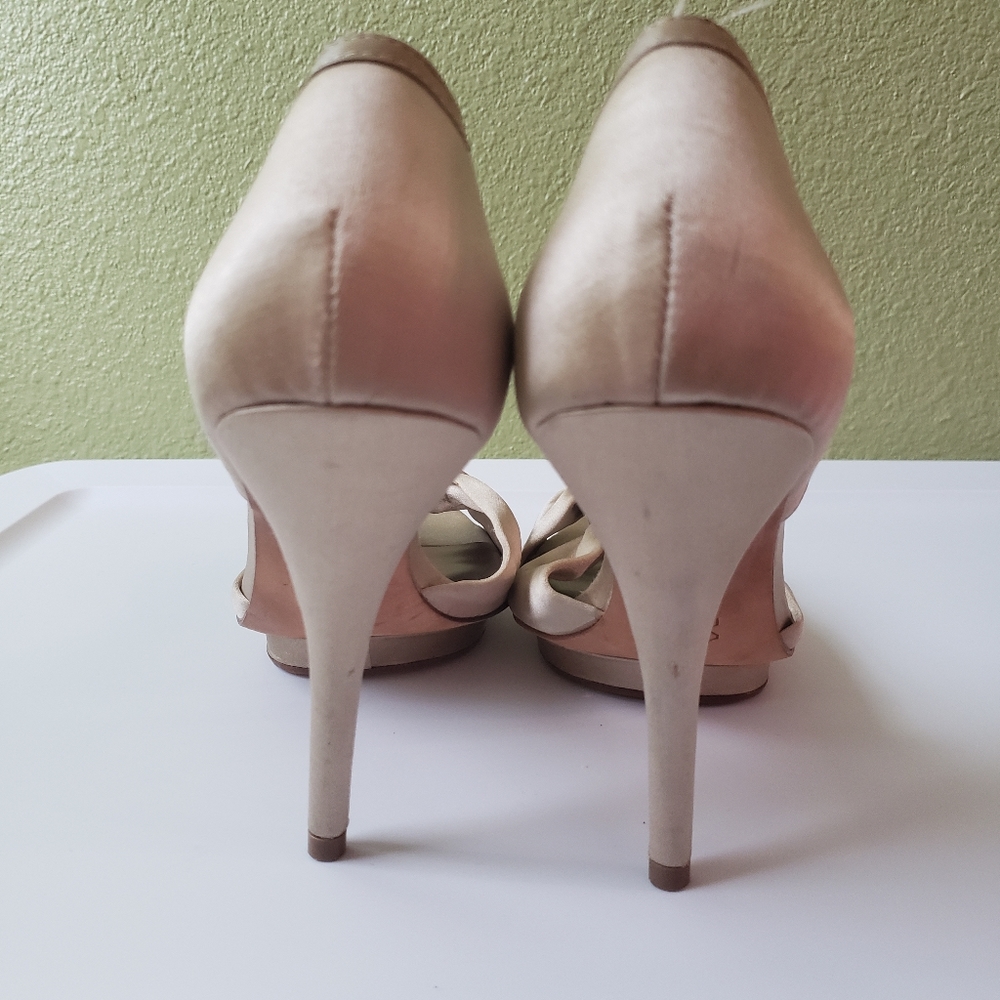 BCBG Max Azria Heels - Picture 6 of 8
